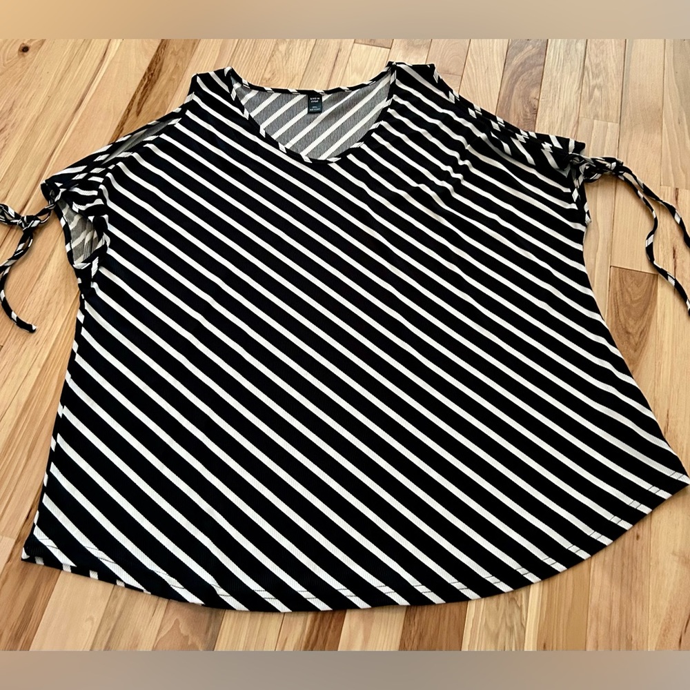SHEIN Top